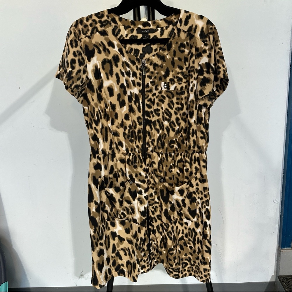NWOT Alfani Animal Print Zipper Dress